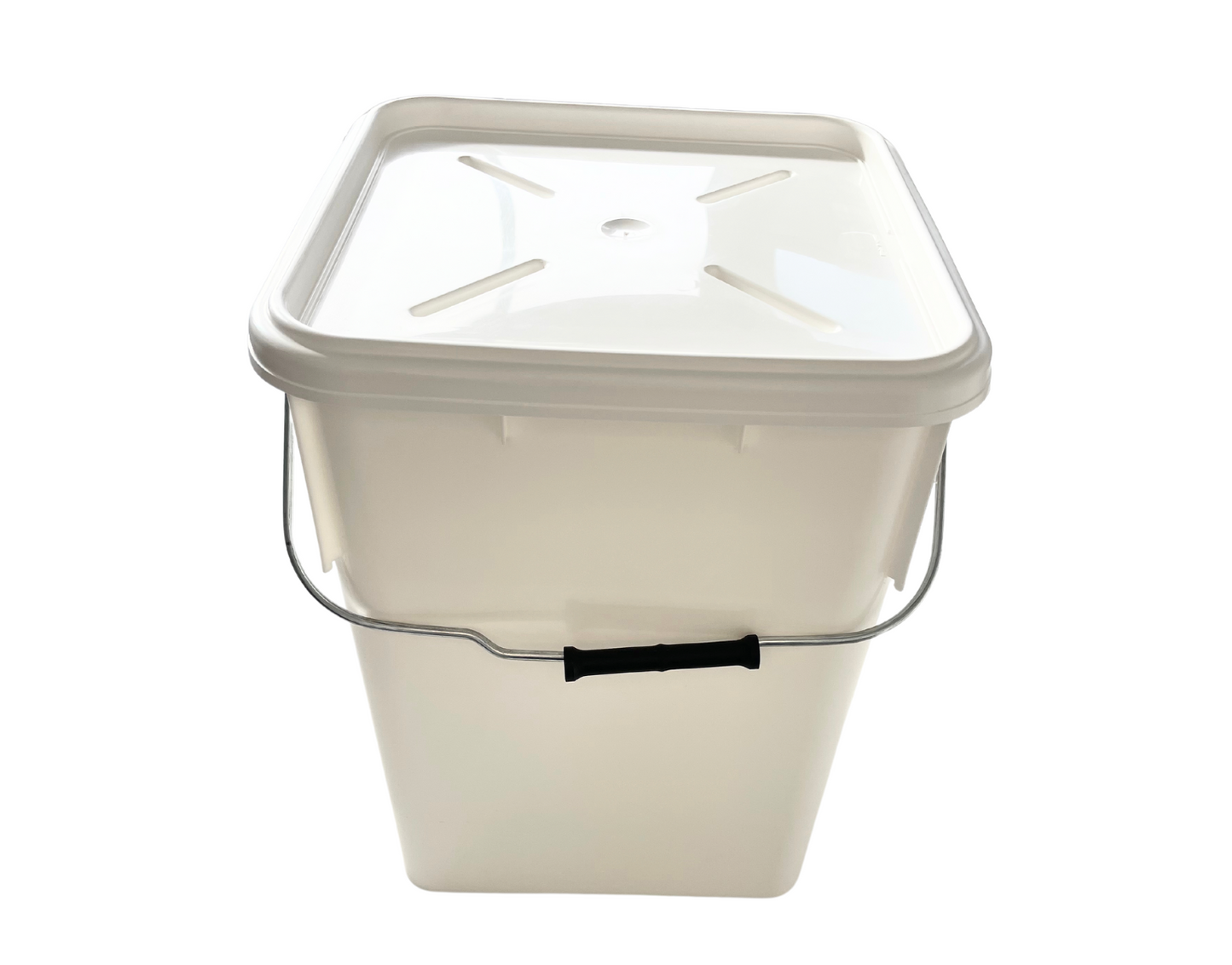 Food-grade bucket with lid